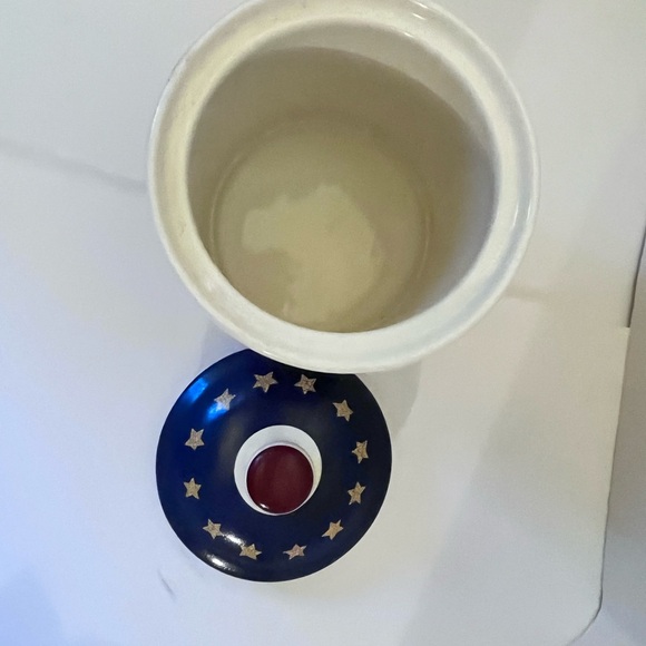 Liberty Canister(s) 7" H (includes lid) Jay Import Co Stoneware White Blue Red - Picture 3 of 10